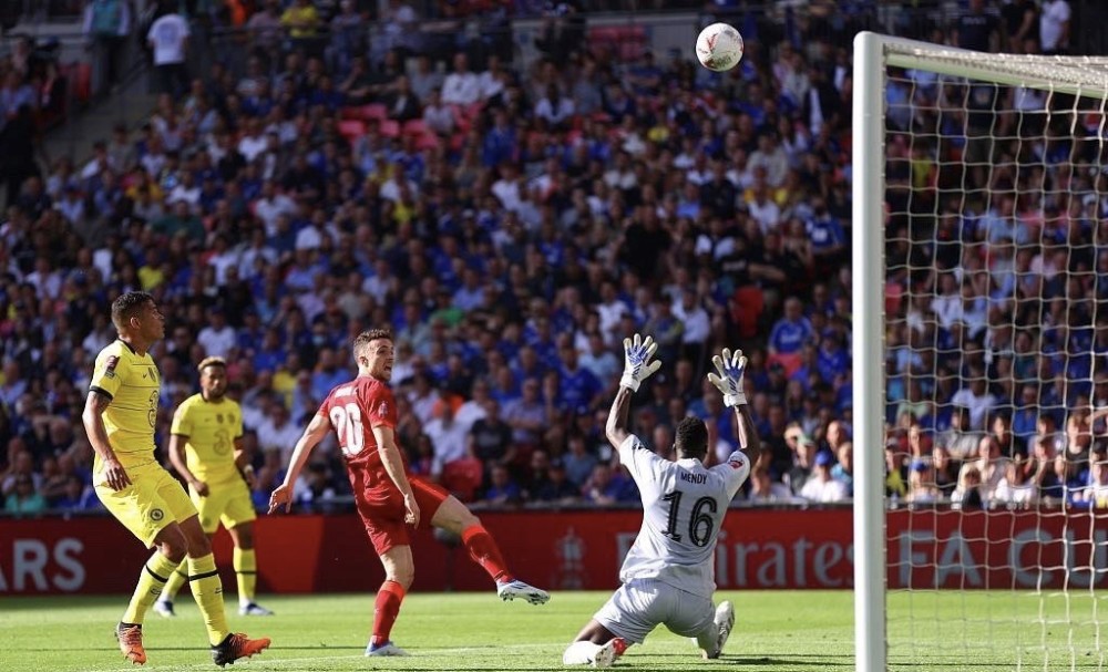 足球中超裁判误判引争议，官方深夜发布说明