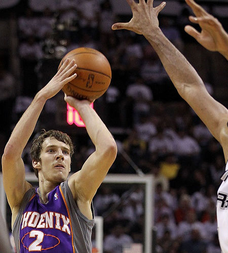 队的战术执 队的战术执